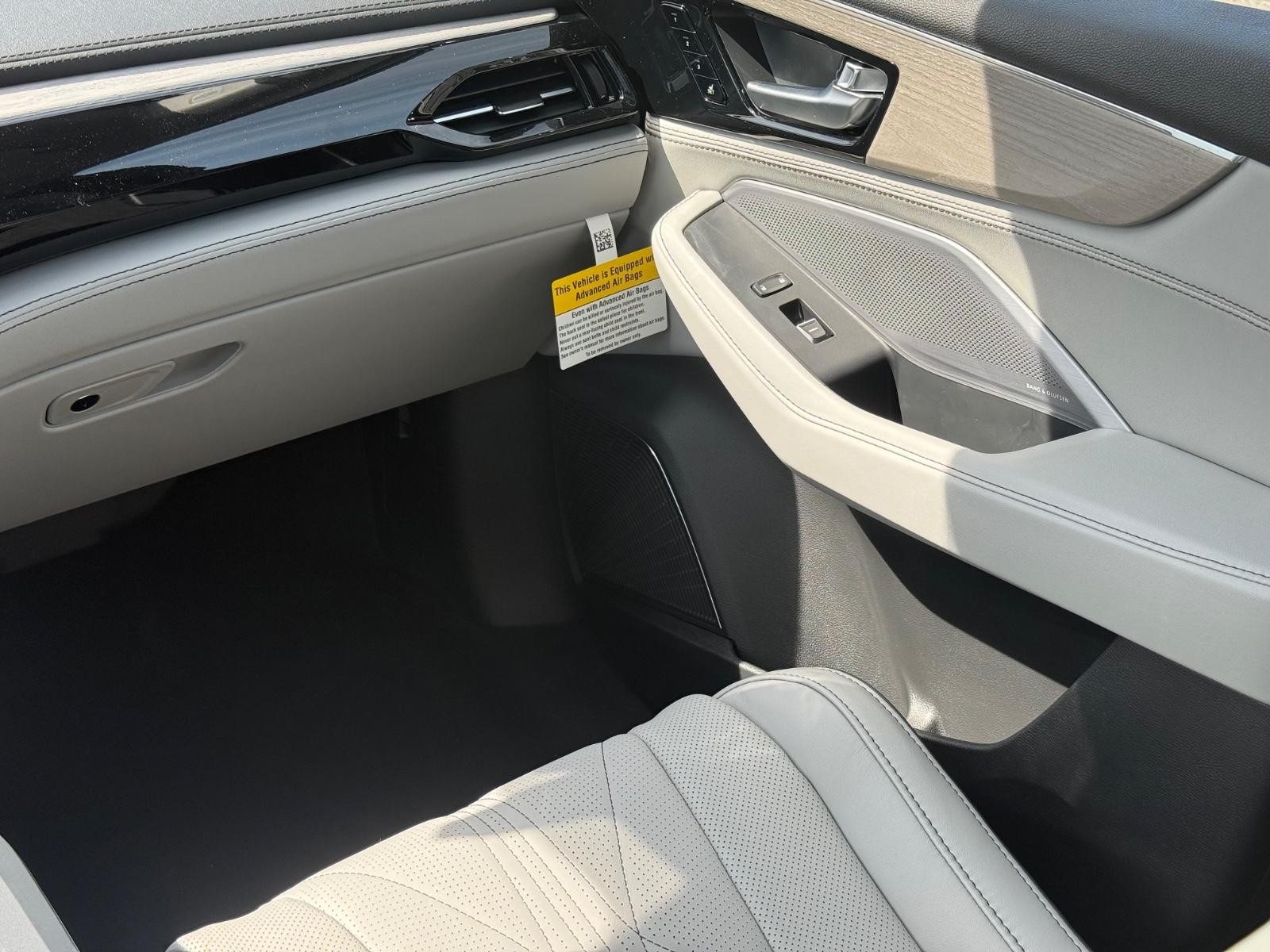 Acura MDX Vehicle Image 10