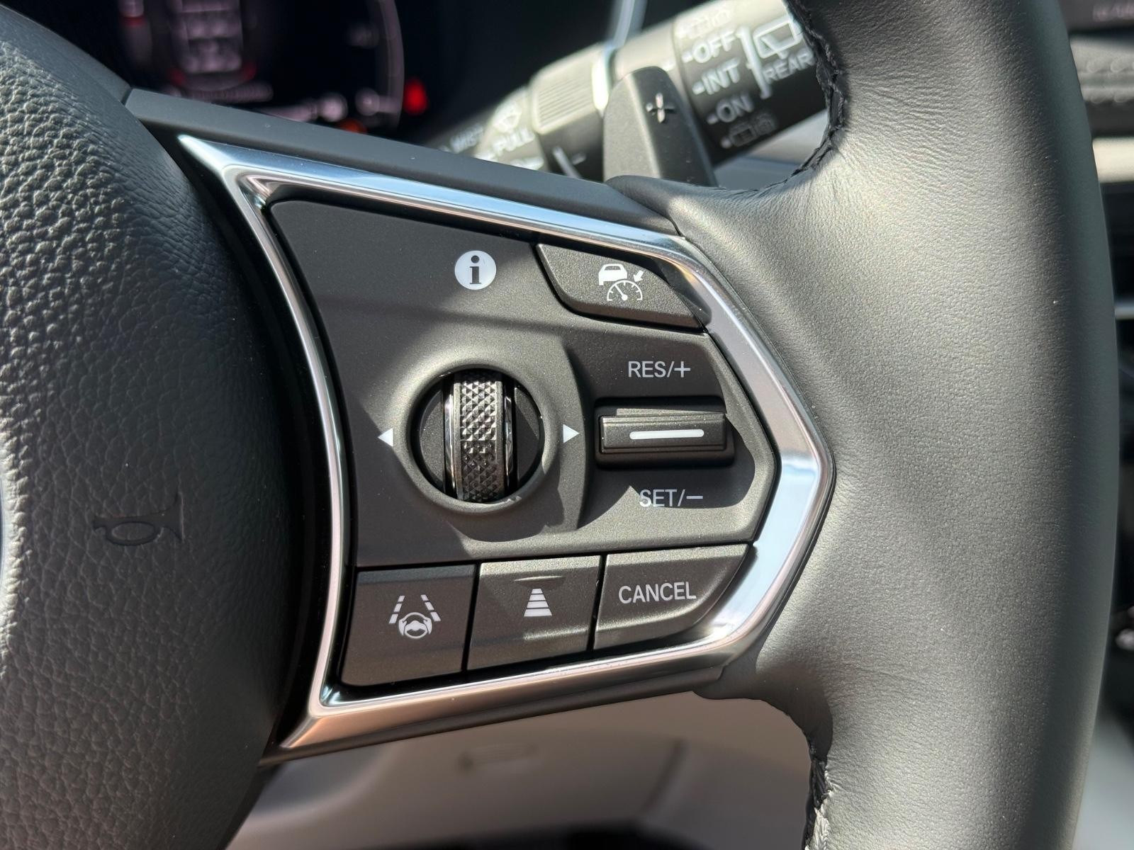 Acura MDX Vehicle Image 13