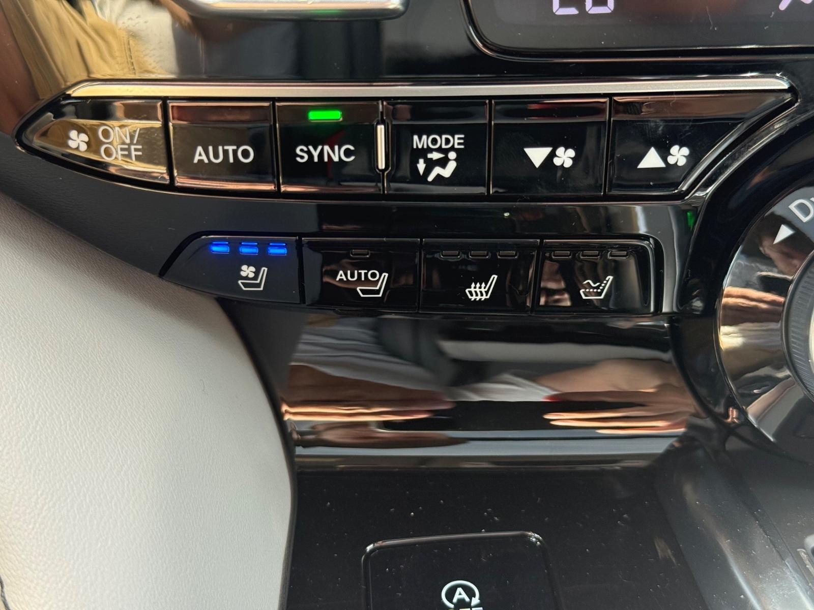 Acura MDX Vehicle Image 15