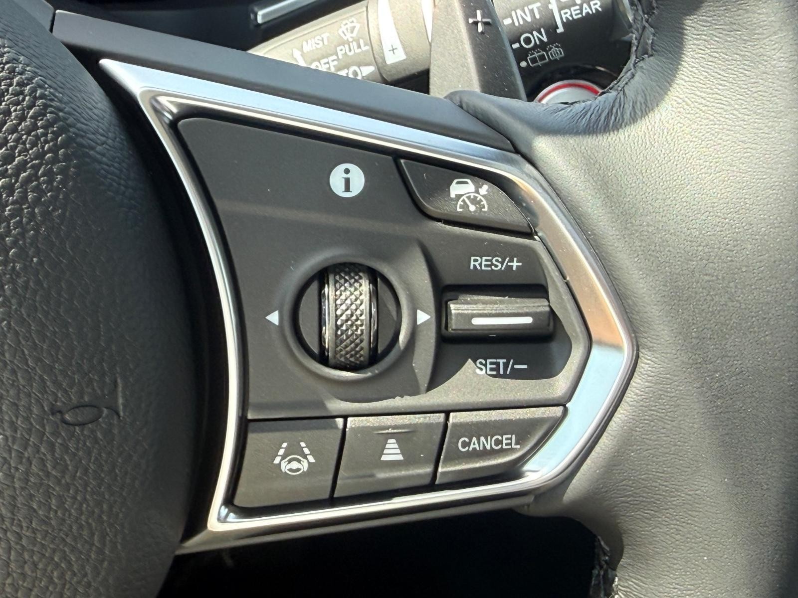 Acura MDX Vehicle Image 13