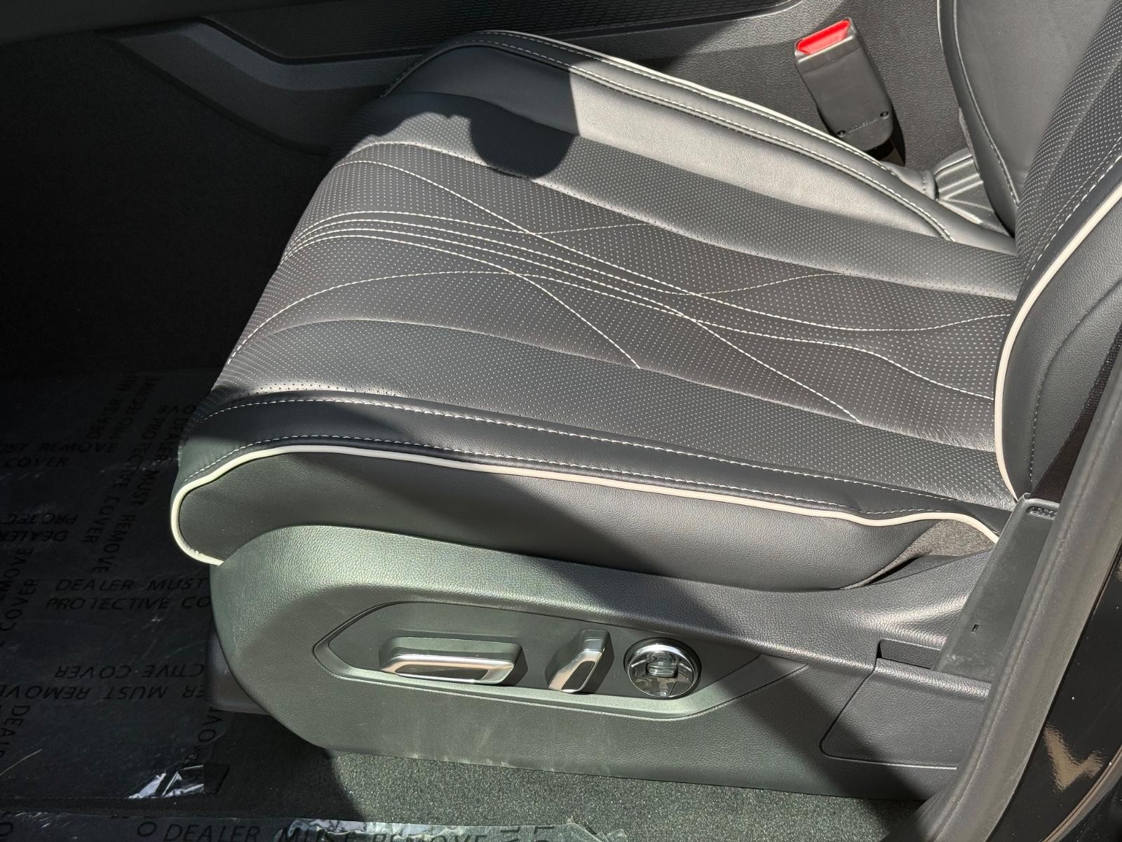 Acura MDX Vehicle Image 18