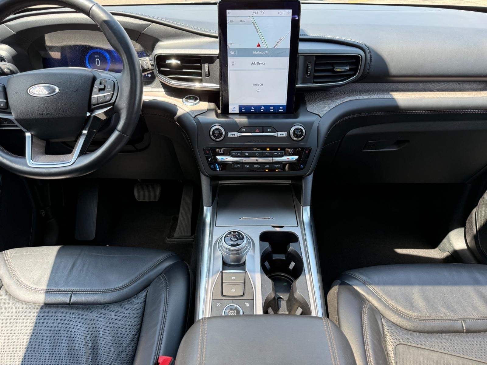 Ford Explorer Vehicle Image 12