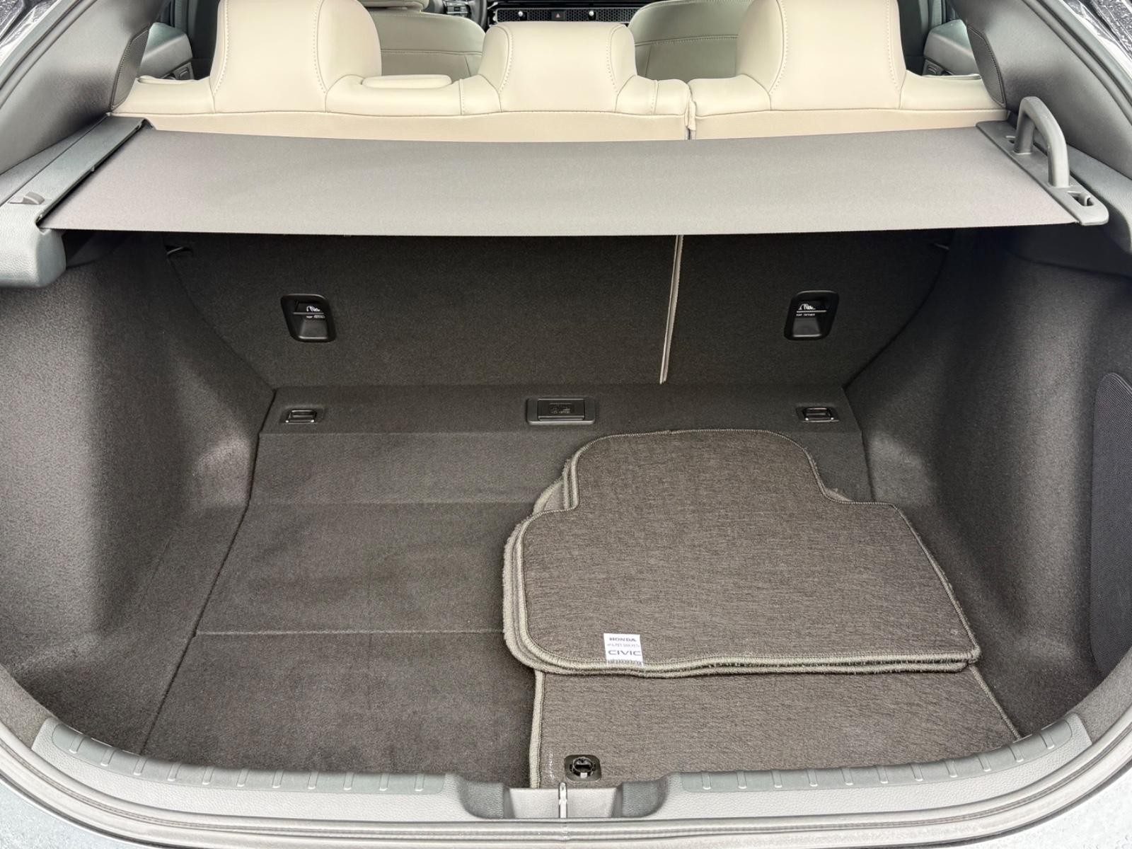 Honda Civic Hatchback Vehicle Image 05