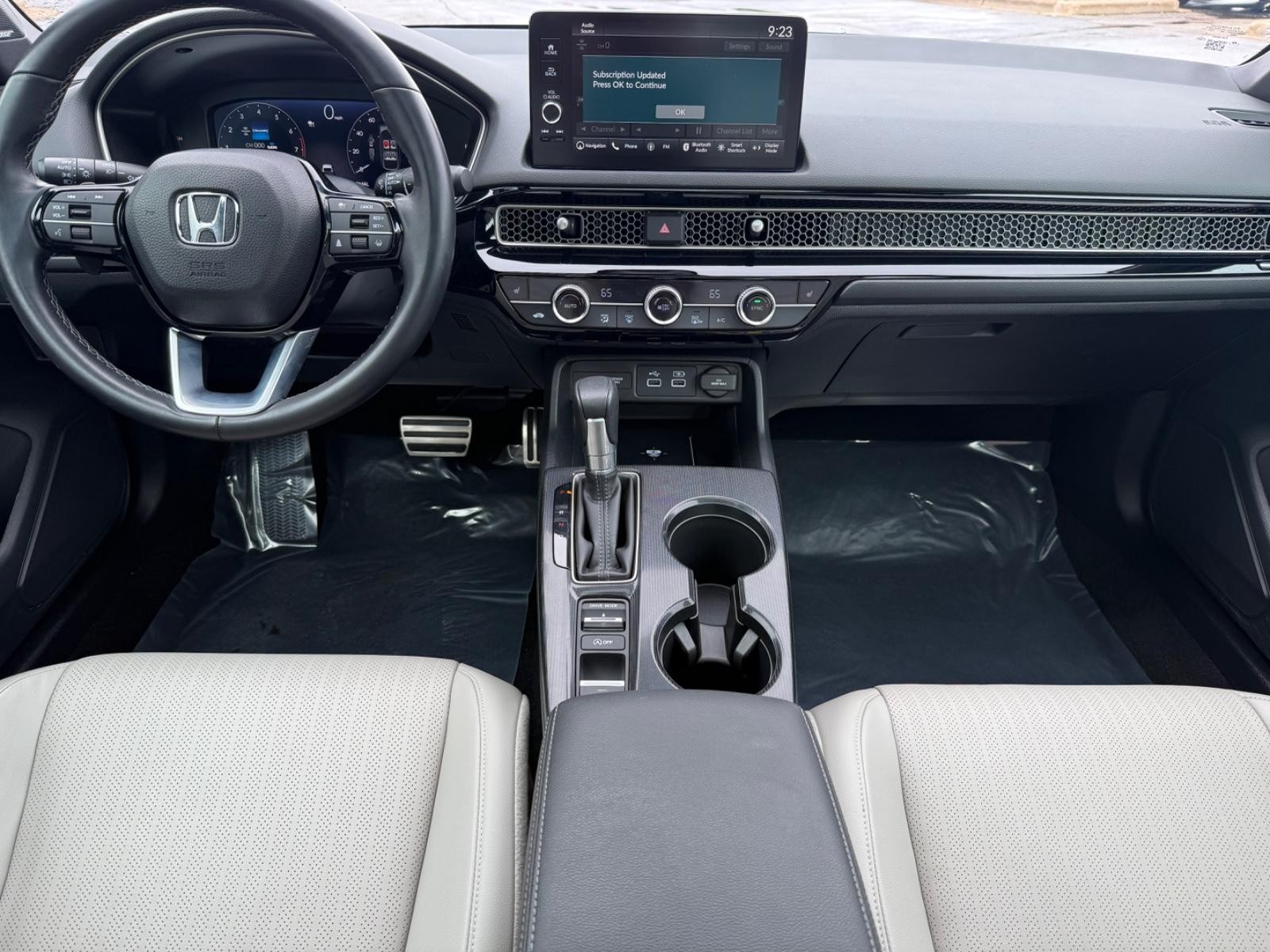Honda Civic Hatchback Vehicle Image 11