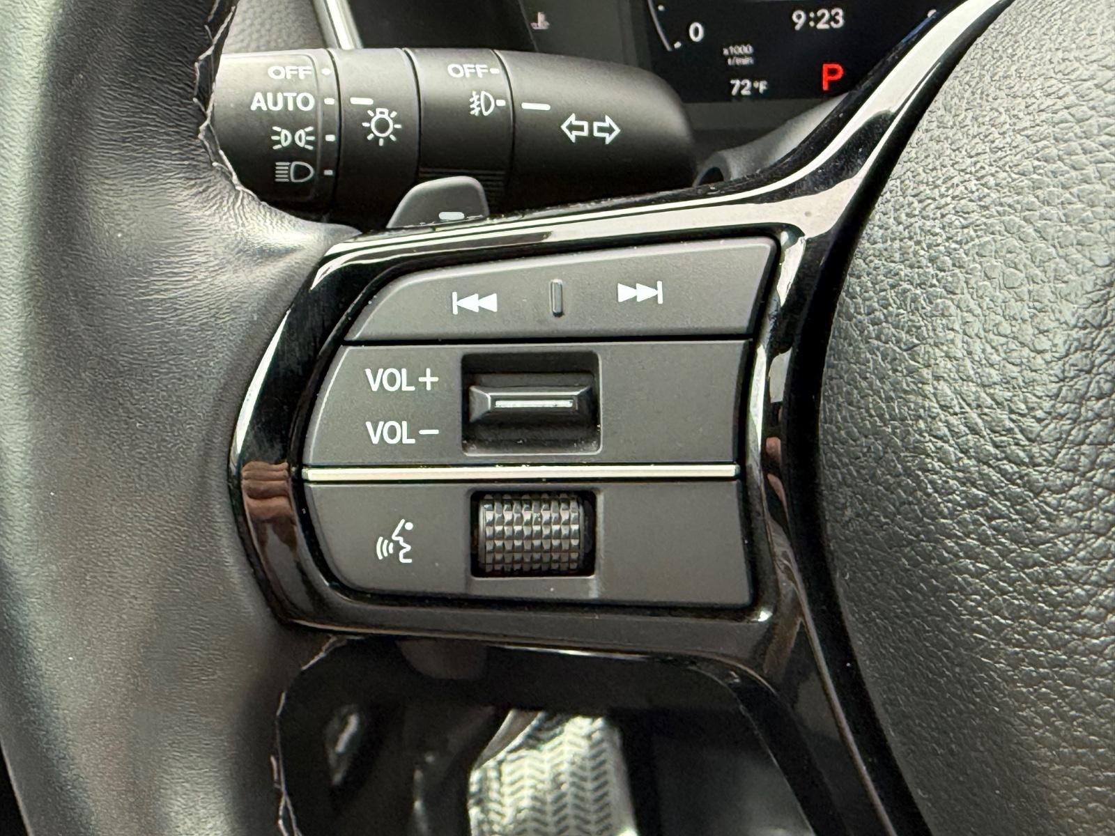 Honda Civic Hatchback Vehicle Image 16