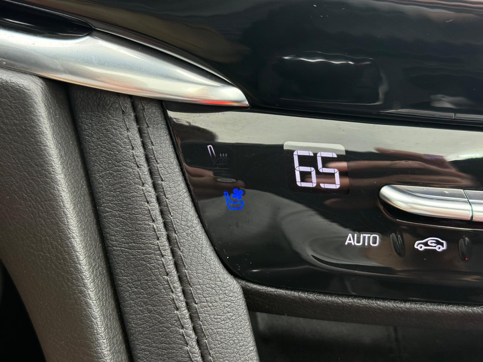 Cadillac XT6 Vehicle Image 22