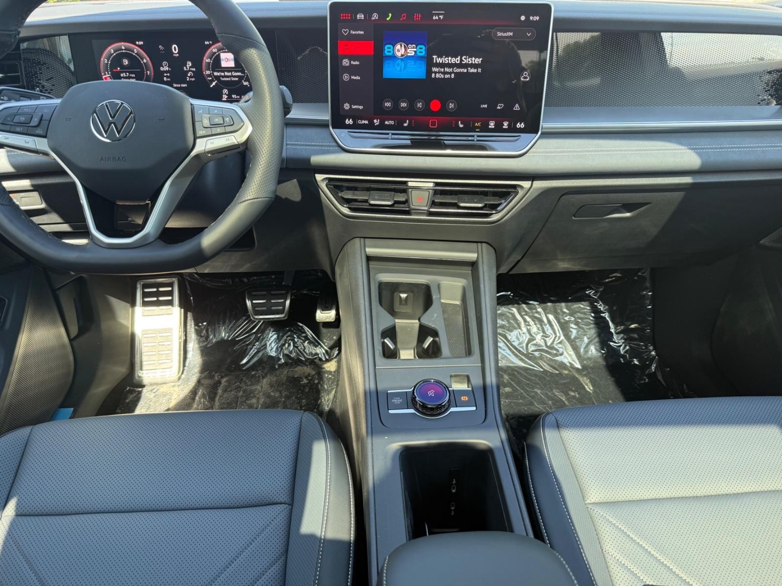Volkswagen Tiguan Vehicle Image 06