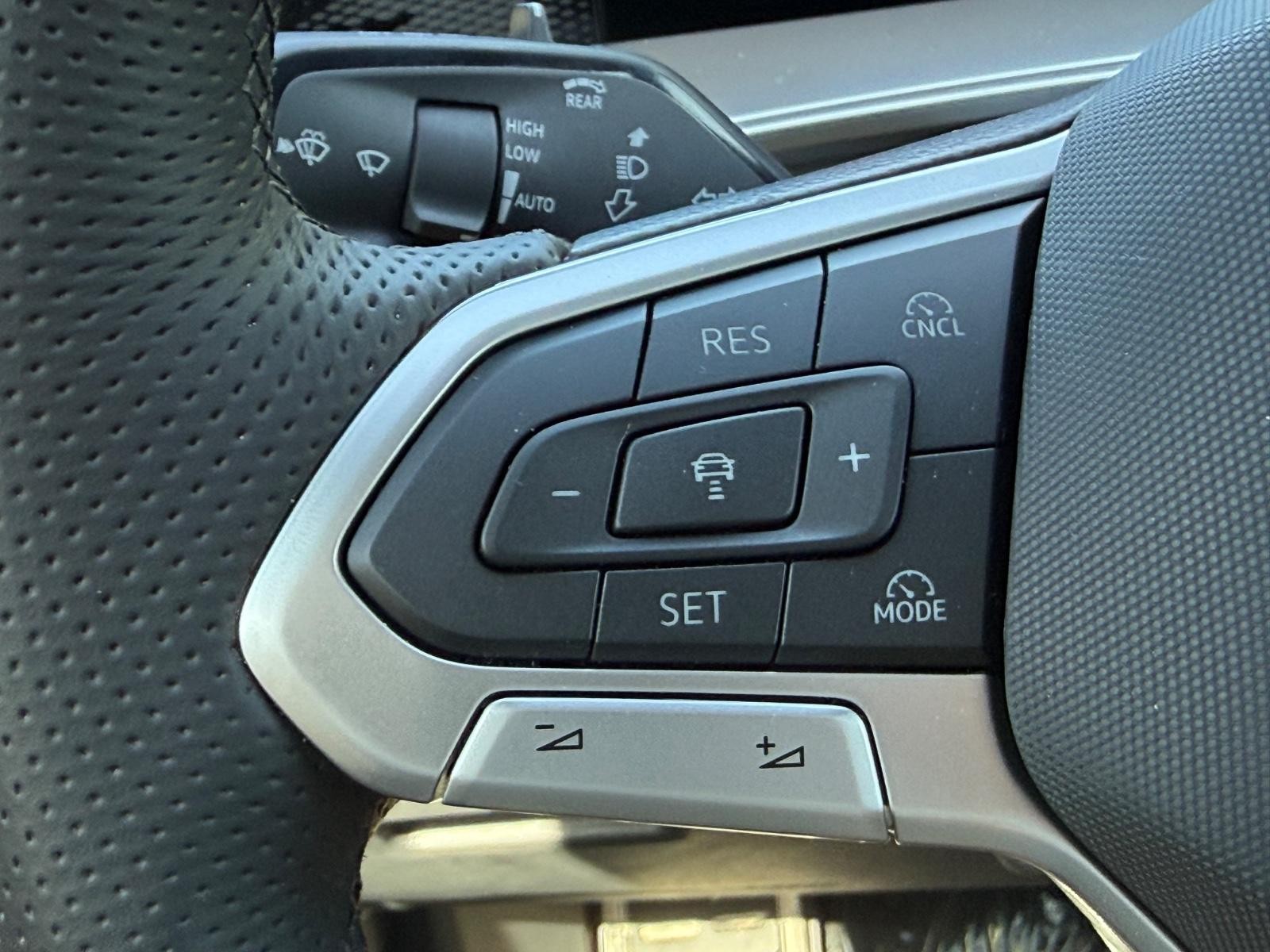 Volkswagen Tiguan Vehicle Image 10