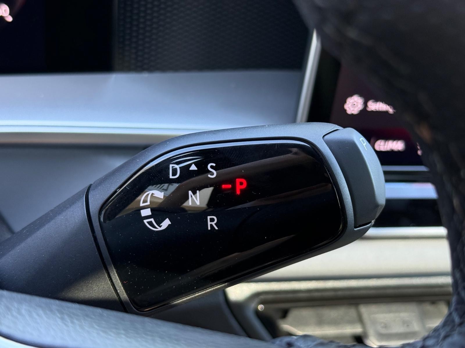 Volkswagen Tiguan Vehicle Image 12