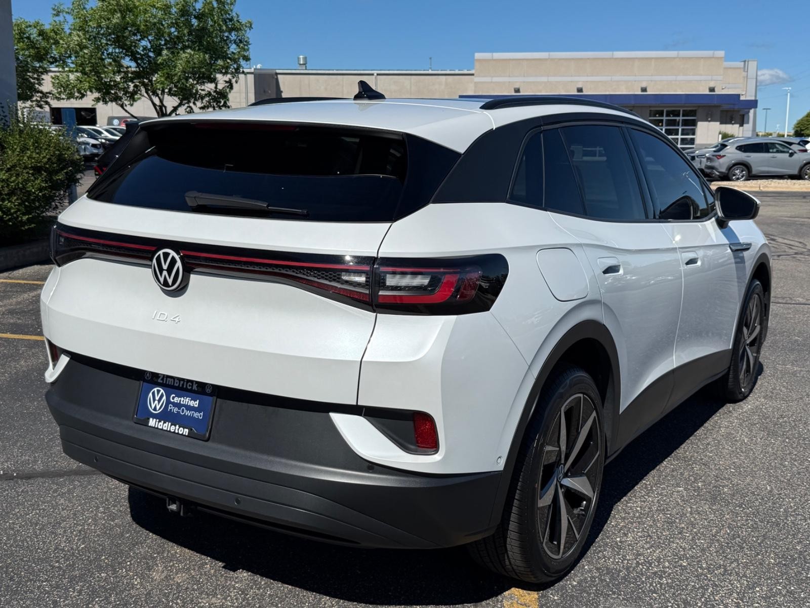 Volkswagen ID.4 Vehicle Image 03