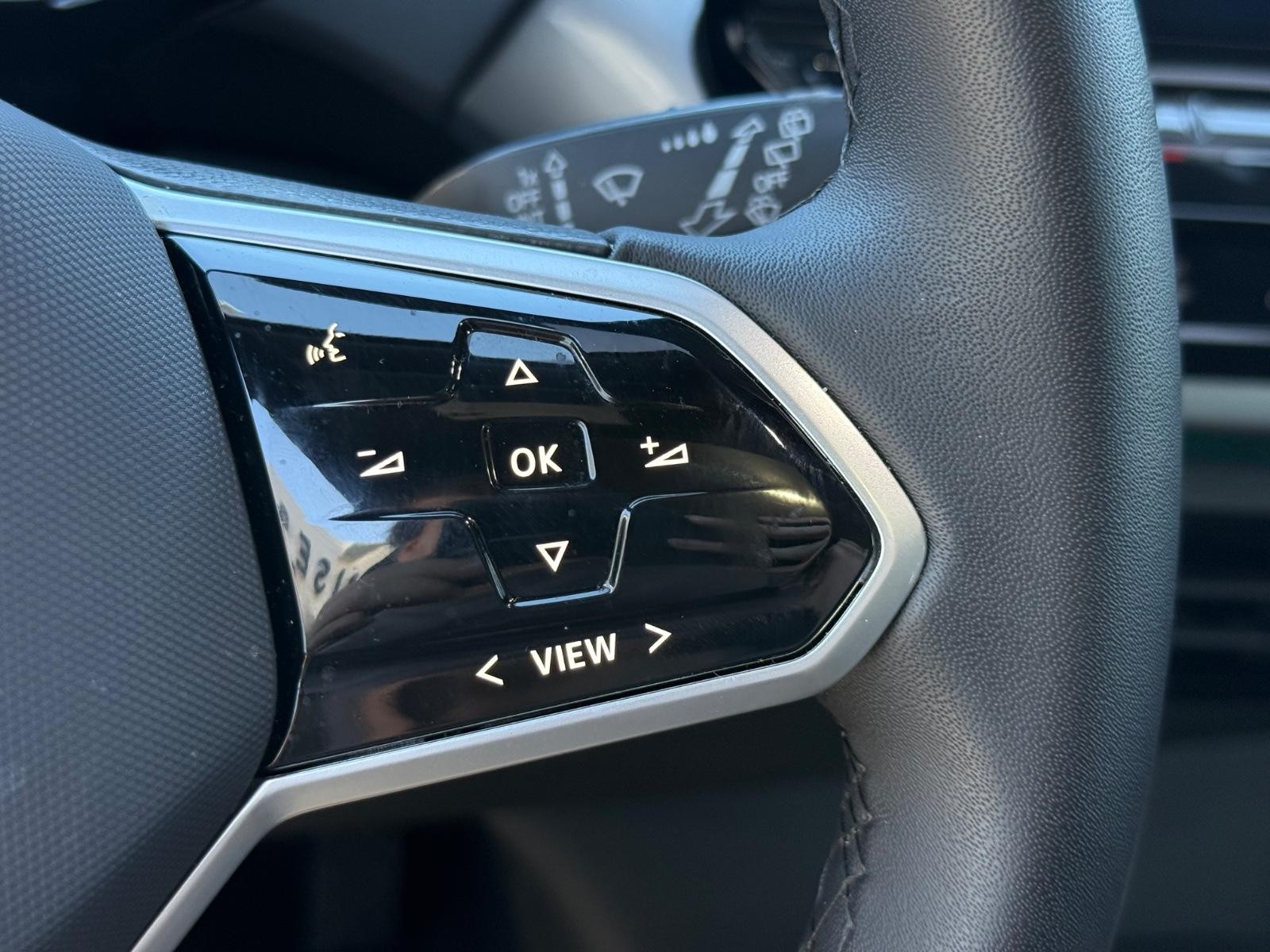 Volkswagen ID.4 Vehicle Image 15