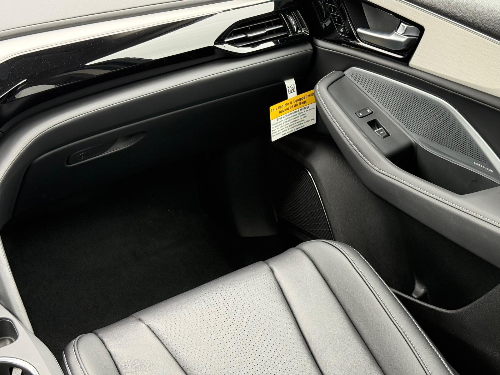 Acura MDX Vehicle Image 10