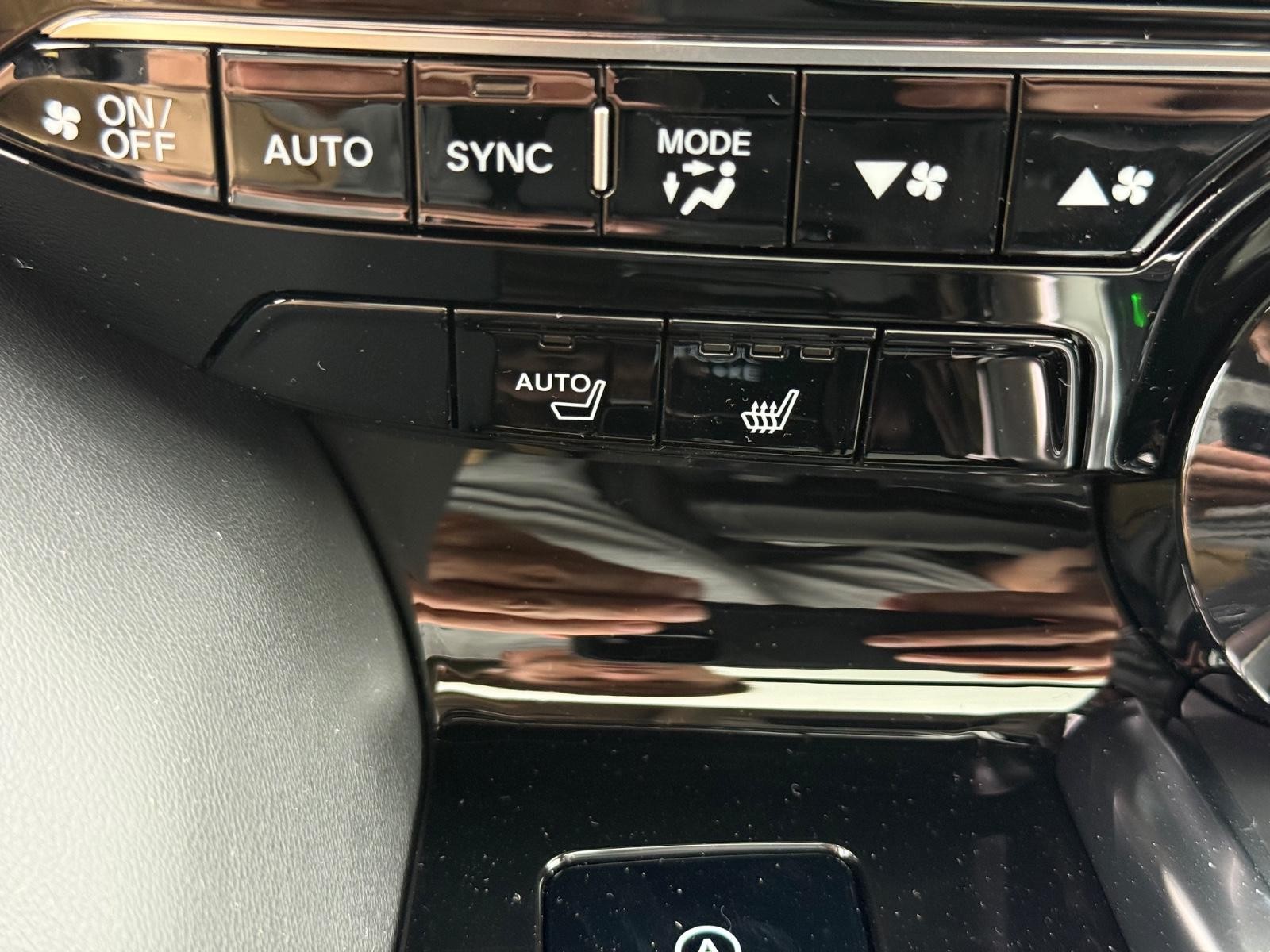 Acura MDX Vehicle Image 15