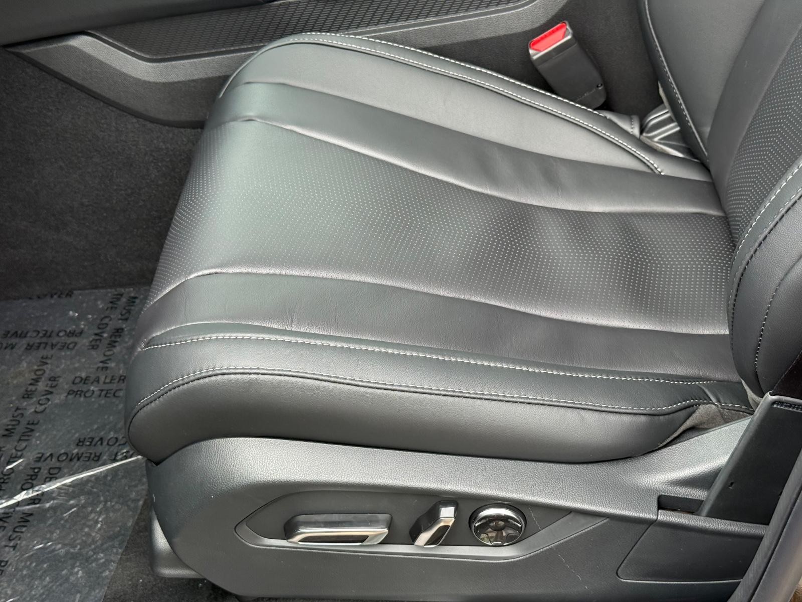 Acura MDX Vehicle Image 17