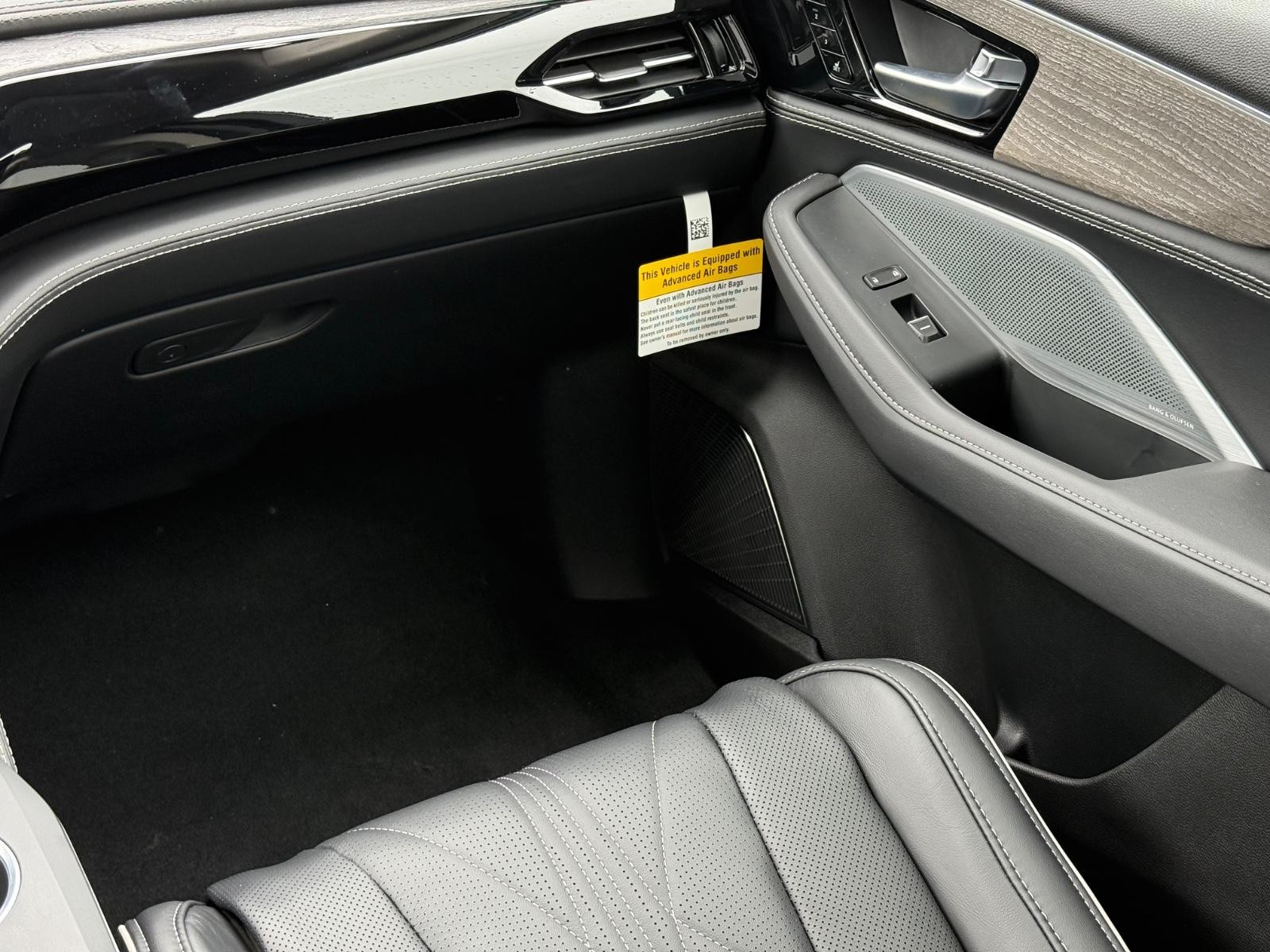 Acura MDX Vehicle Image 10