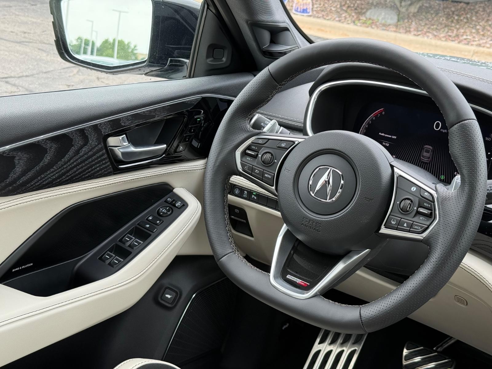 Acura MDX Vehicle Image 09