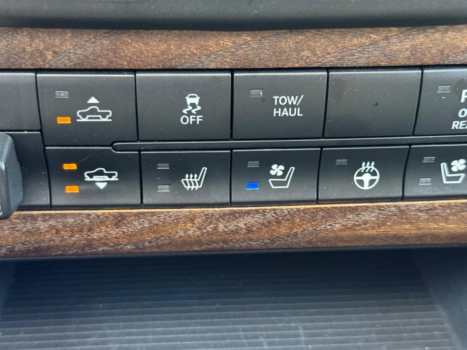Ram 1500 Vehicle Image 21