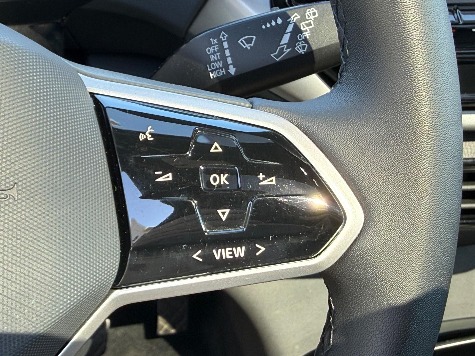 Volkswagen ID.4 Vehicle Image 16