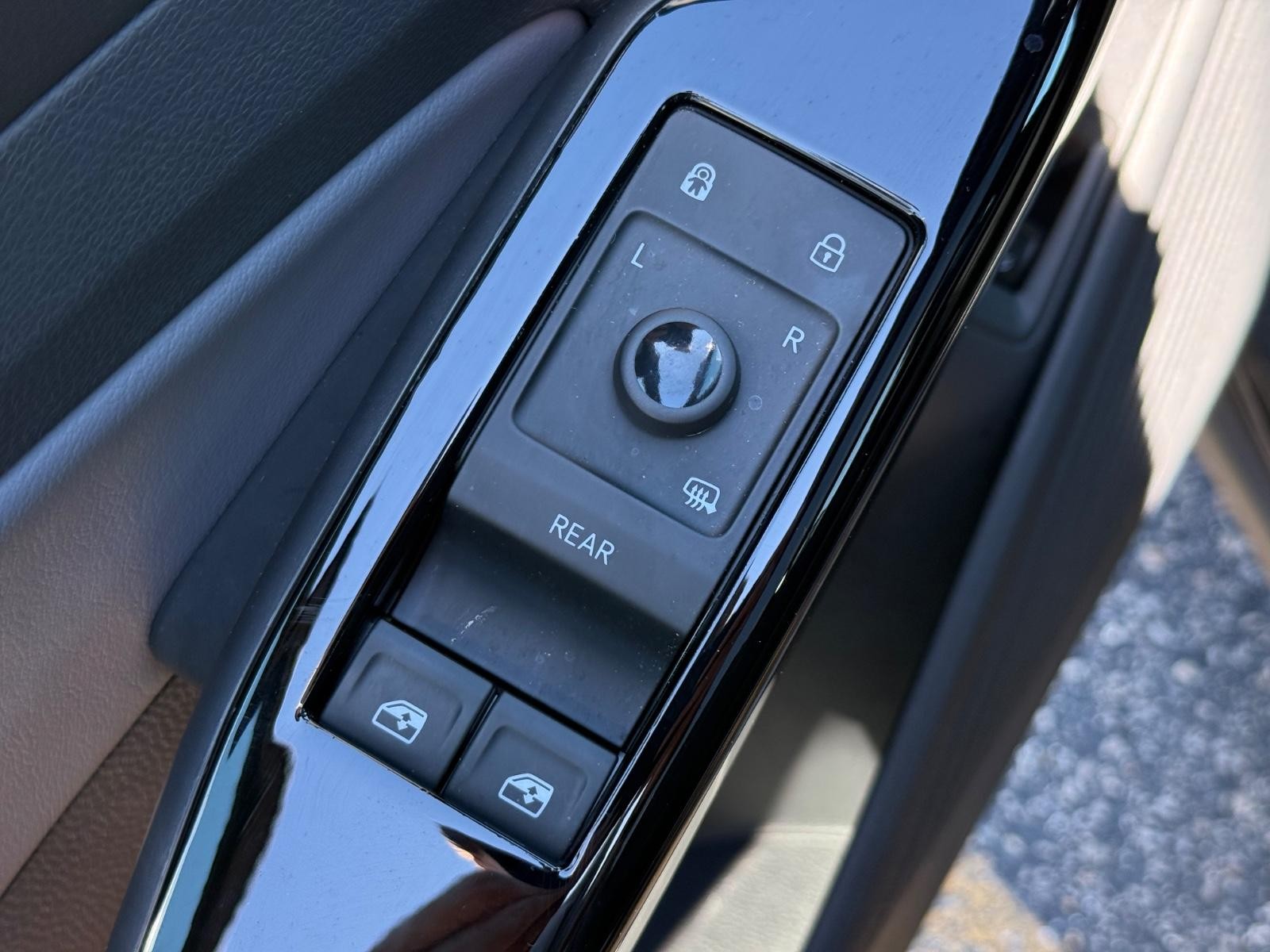 Volkswagen ID.4 Vehicle Image 20