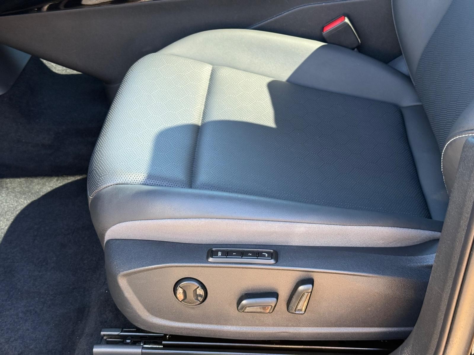 Volkswagen ID.4 Vehicle Image 21