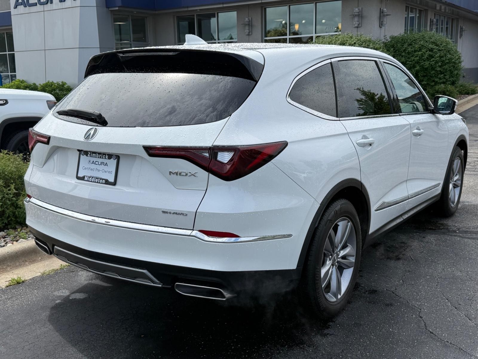 Acura MDX Vehicle Full-screen Gallery Image 03