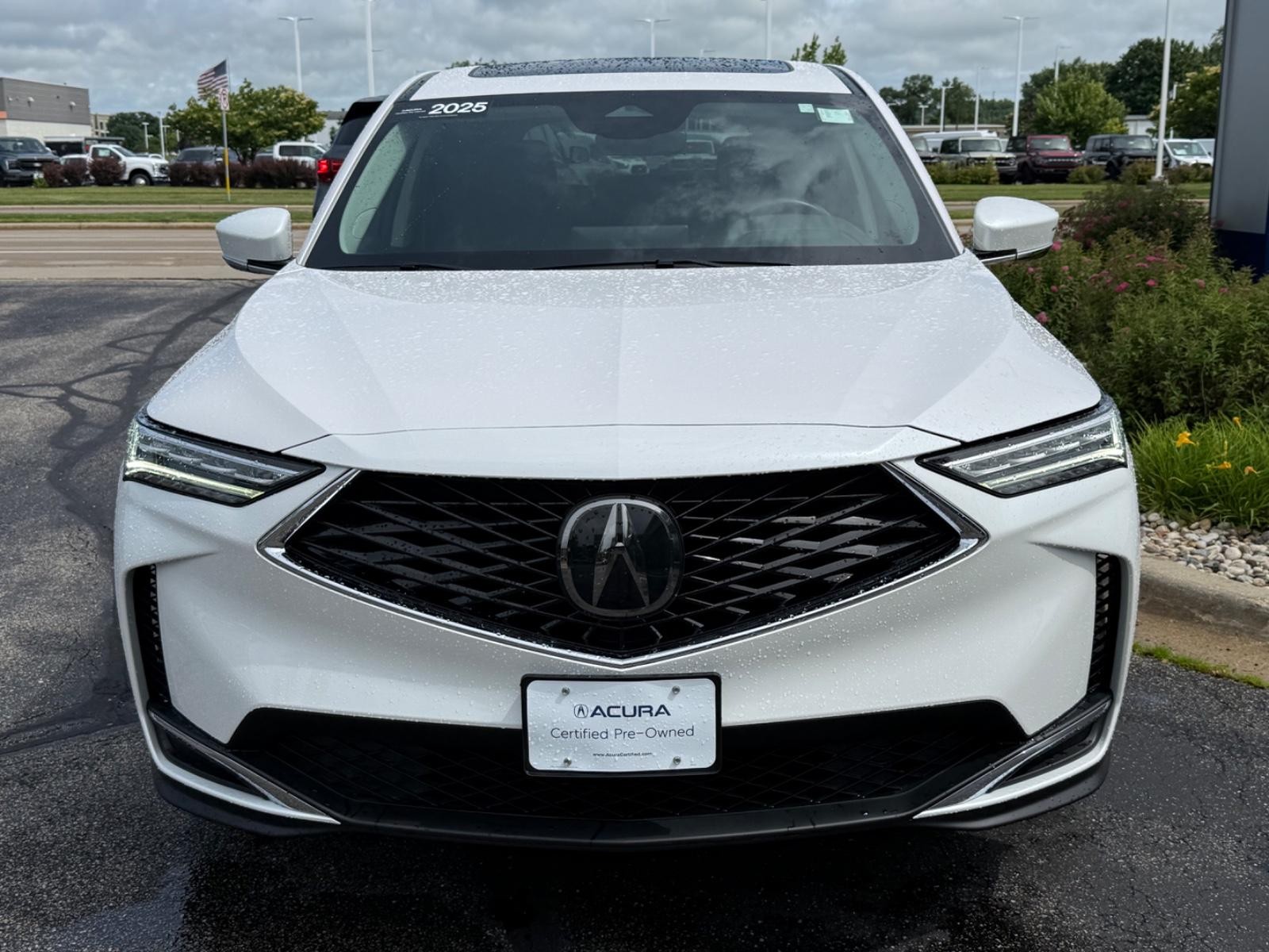 Acura MDX Vehicle Full-screen Gallery Image 08