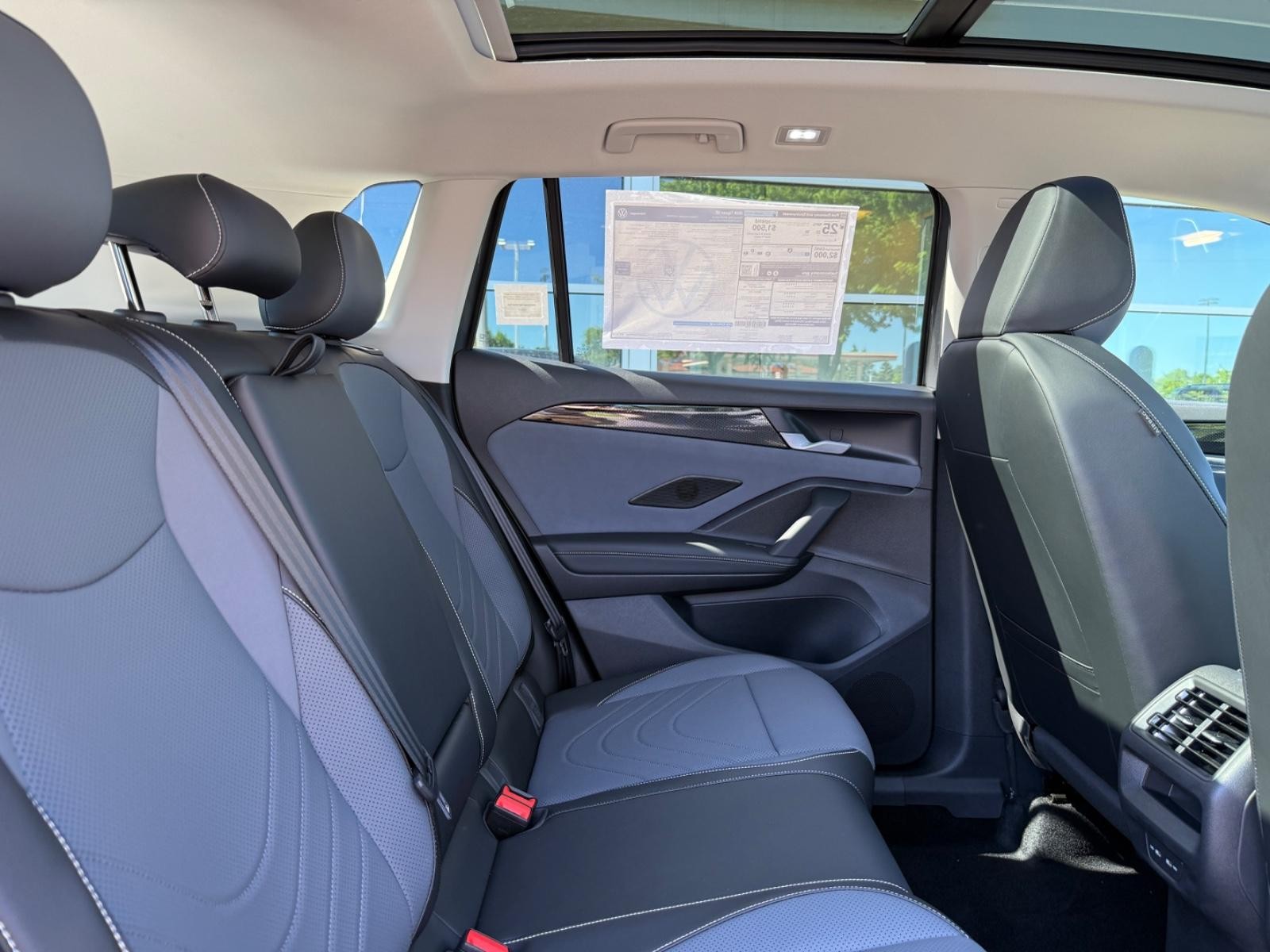 Volkswagen Tiguan Vehicle Image 05