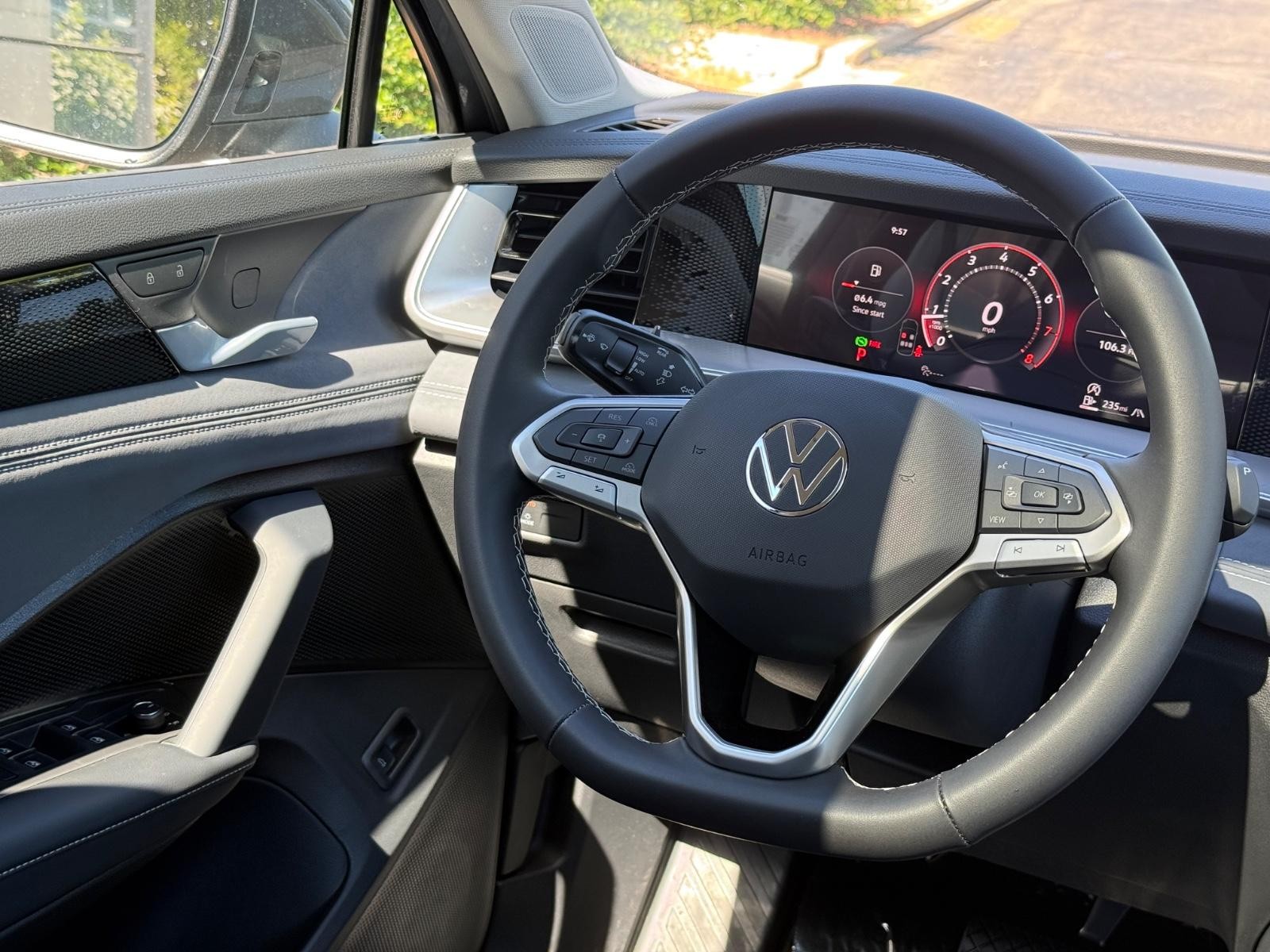 Volkswagen Tiguan Vehicle Image 08