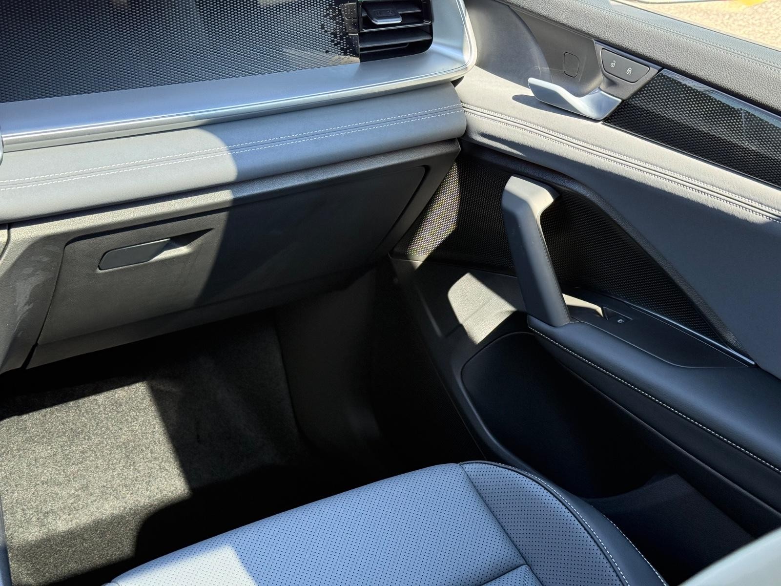Volkswagen Tiguan Vehicle Image 09
