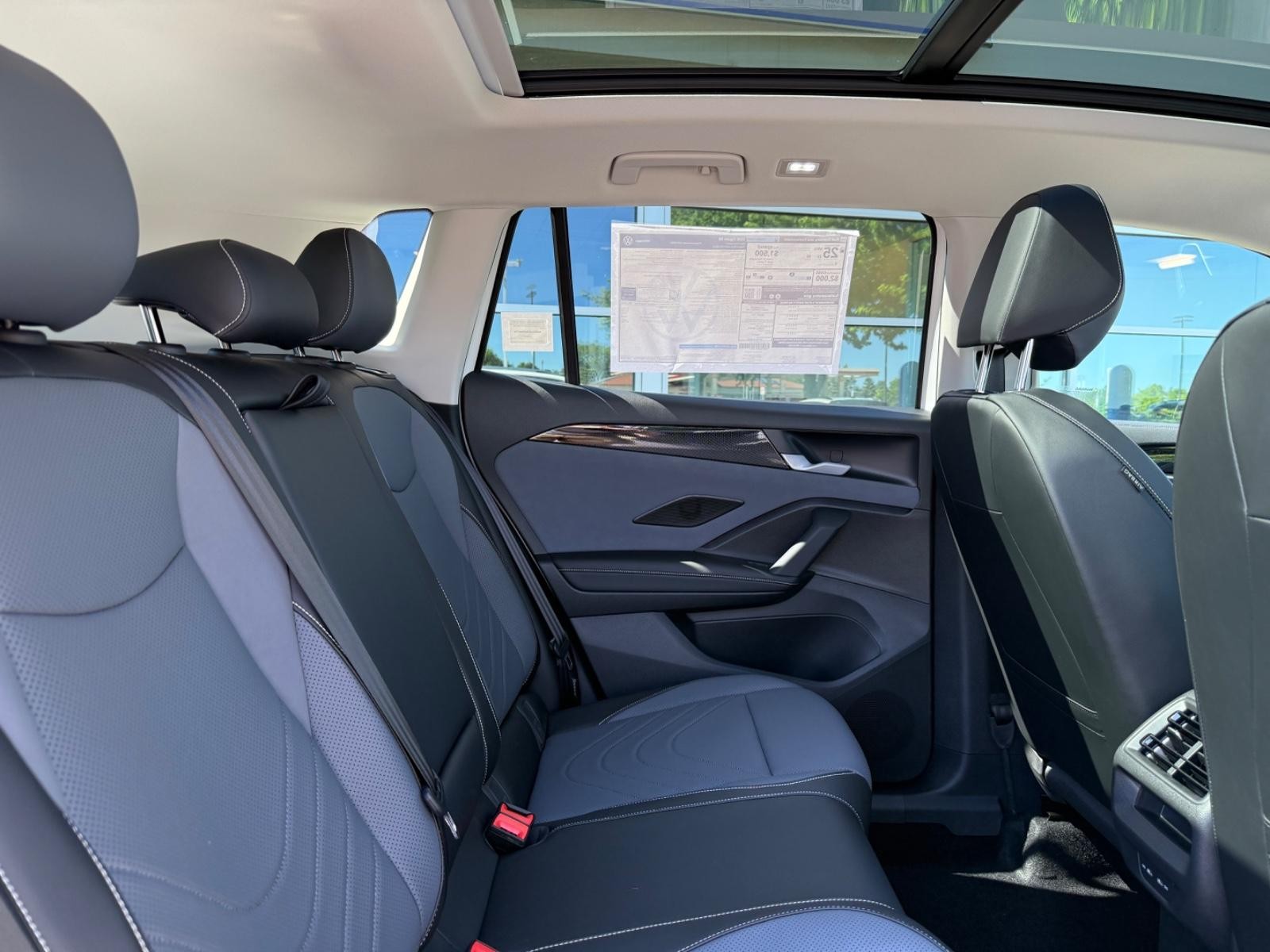 Volkswagen Tiguan Vehicle Image 05