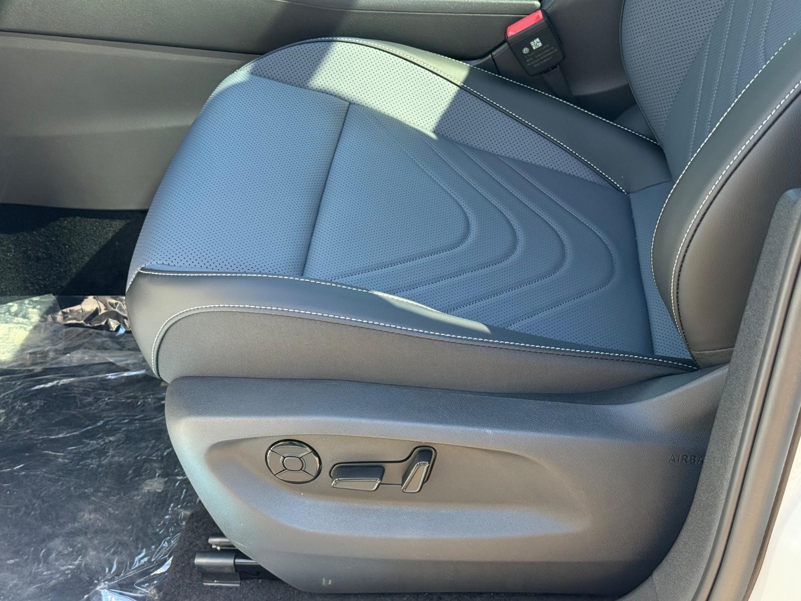 Volkswagen Tiguan Vehicle Image 16