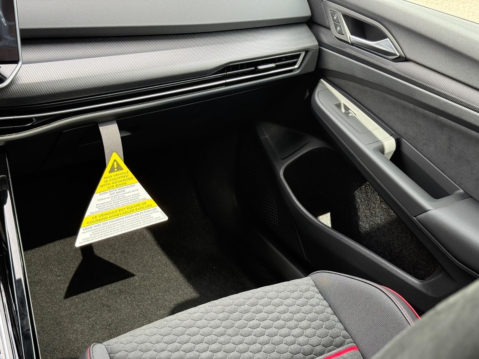 Volkswagen Golf GTI Vehicle Image 09