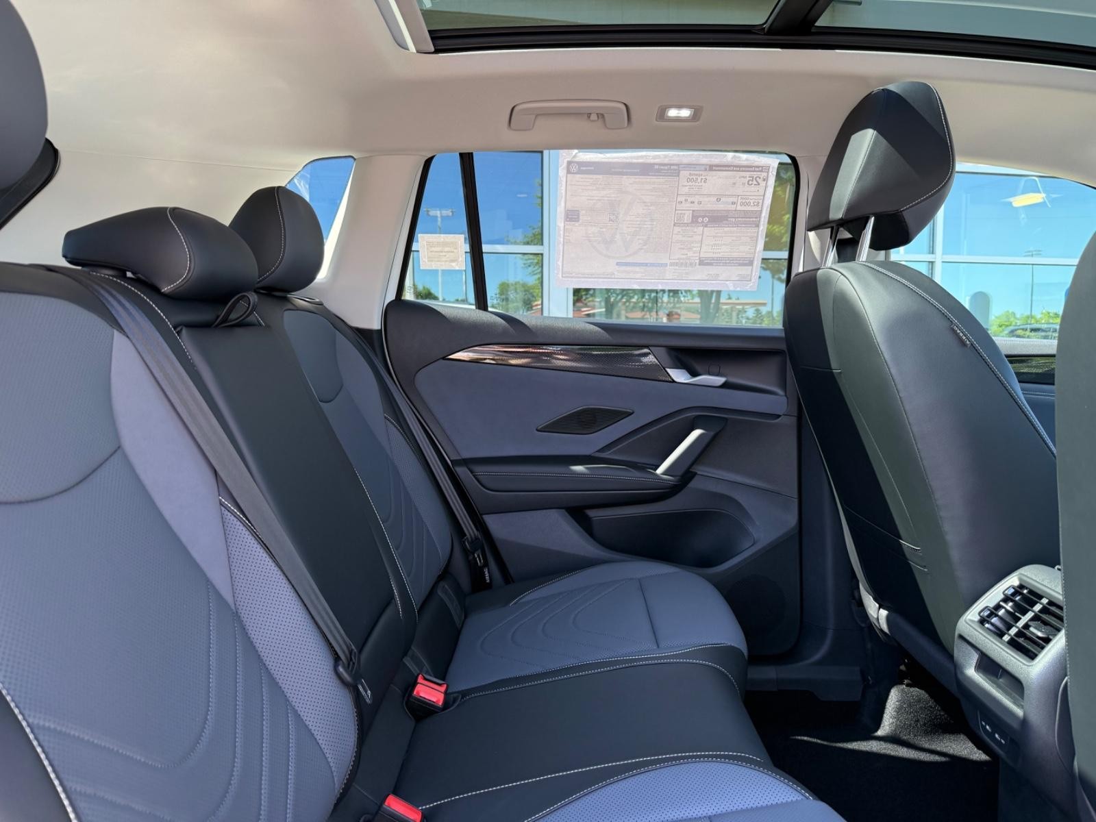 Volkswagen Tiguan Vehicle Image 05