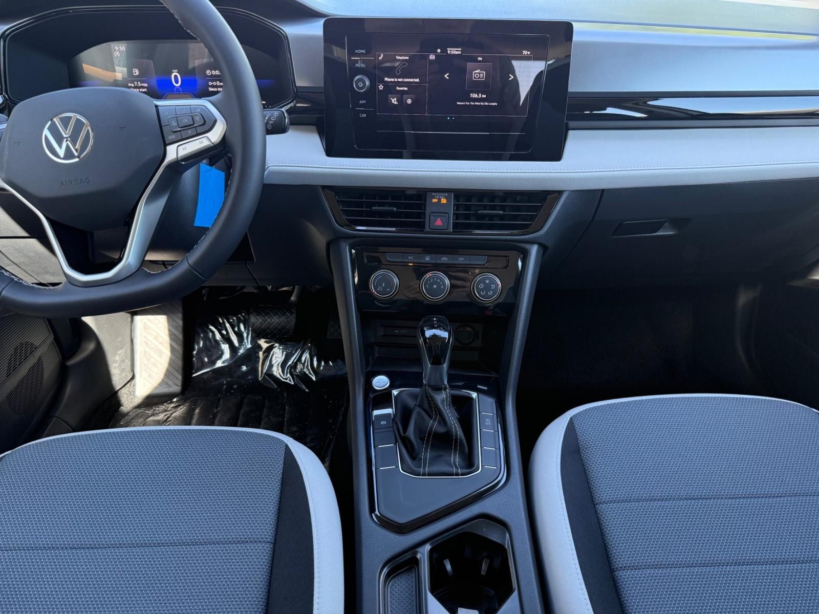 Volkswagen Taos Vehicle Image 06