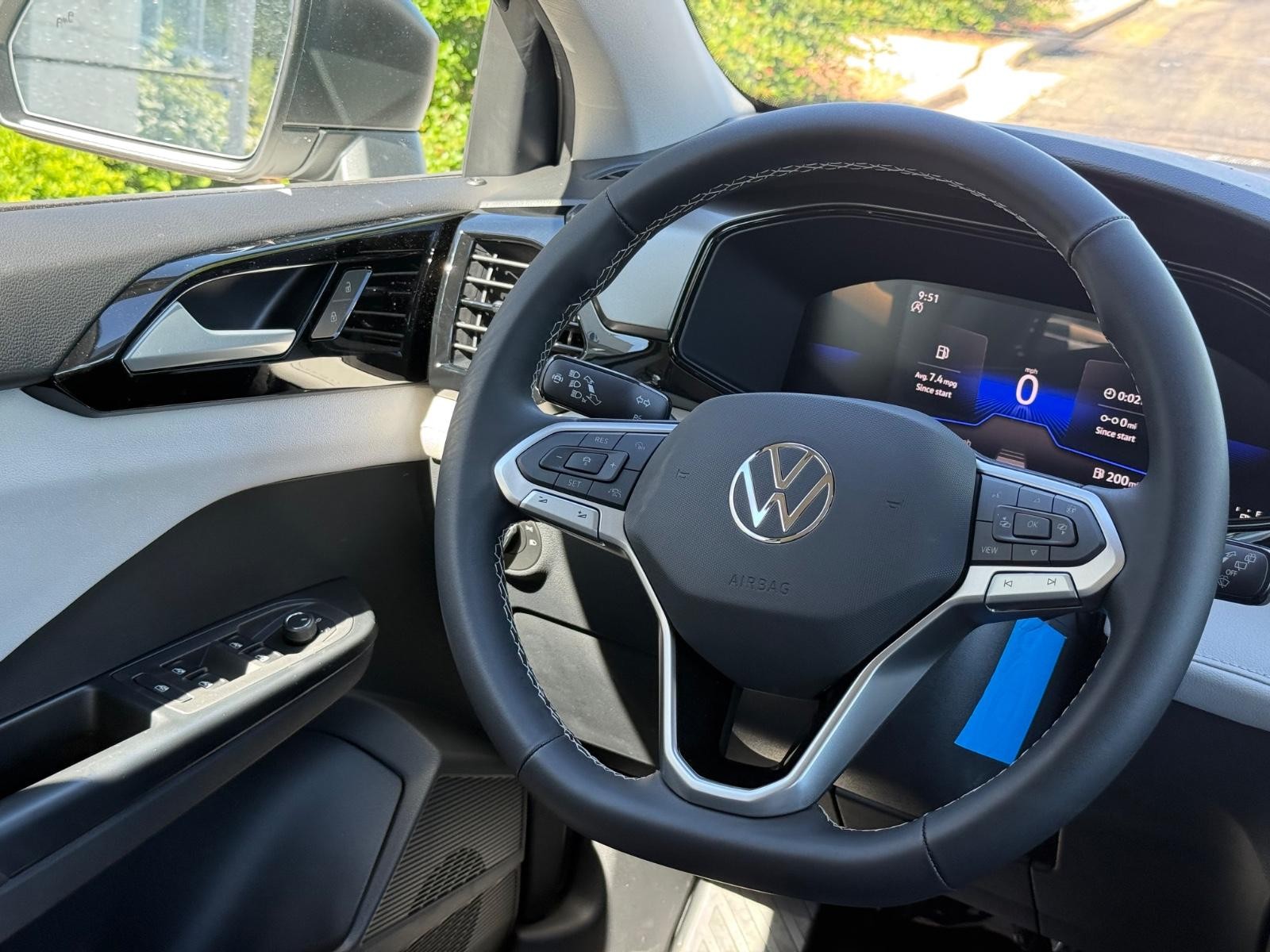 Volkswagen Taos Vehicle Image 09