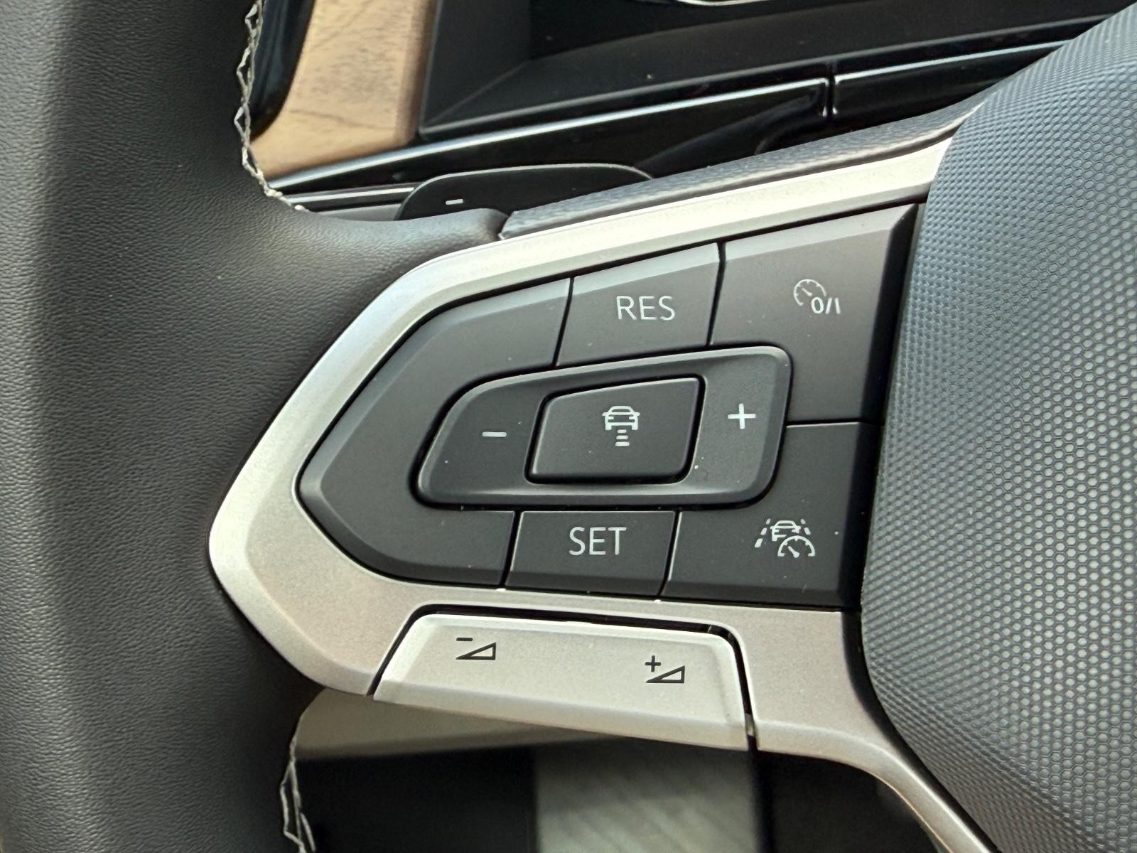 Volkswagen Atlas Vehicle Image 12