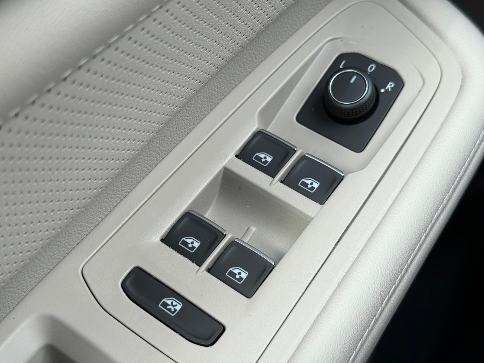 Volkswagen Atlas Vehicle Image 16