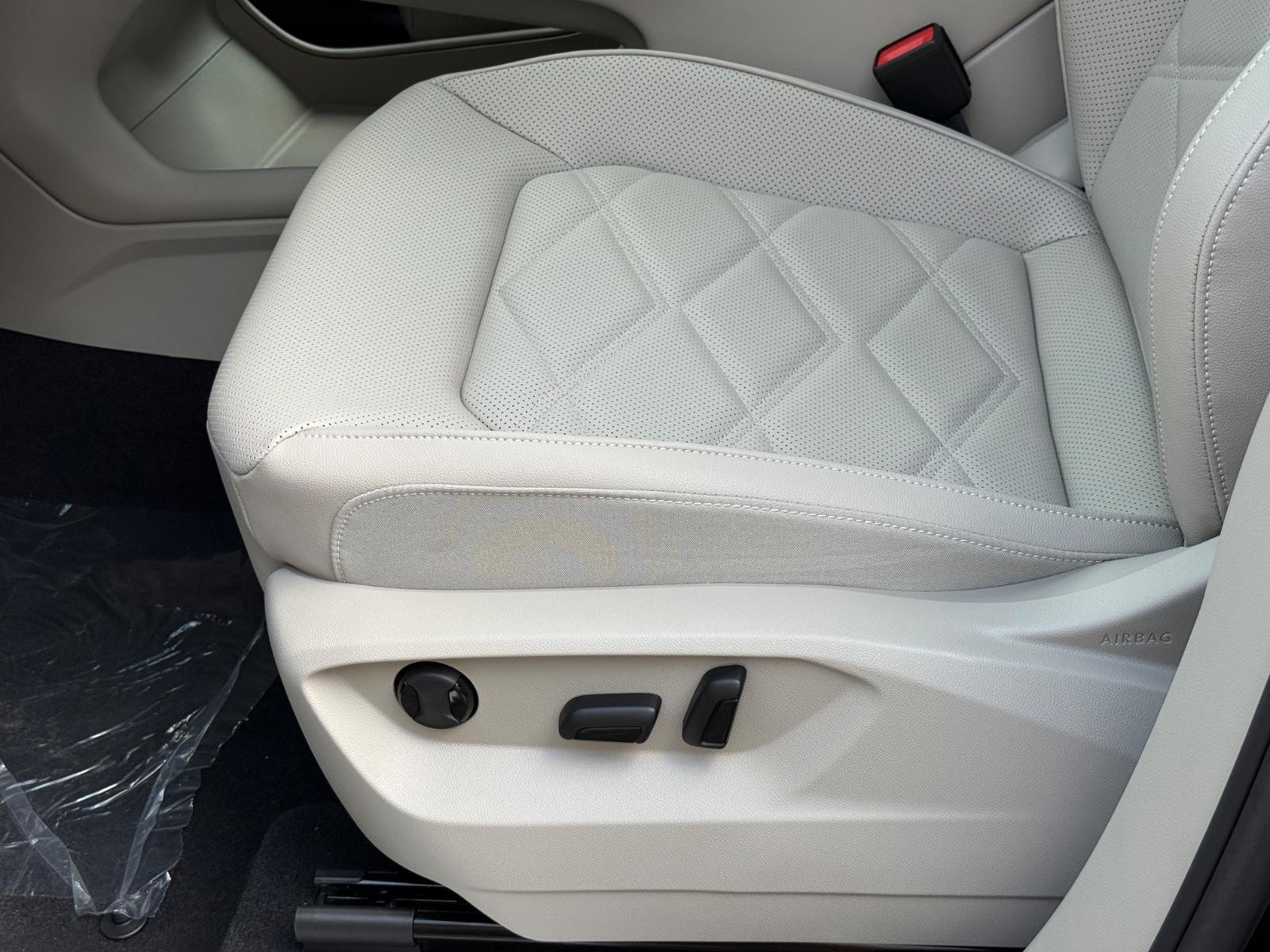 Volkswagen Atlas Vehicle Image 17