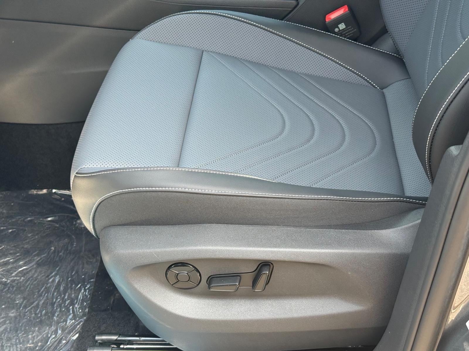 Volkswagen Tiguan Vehicle Image 16