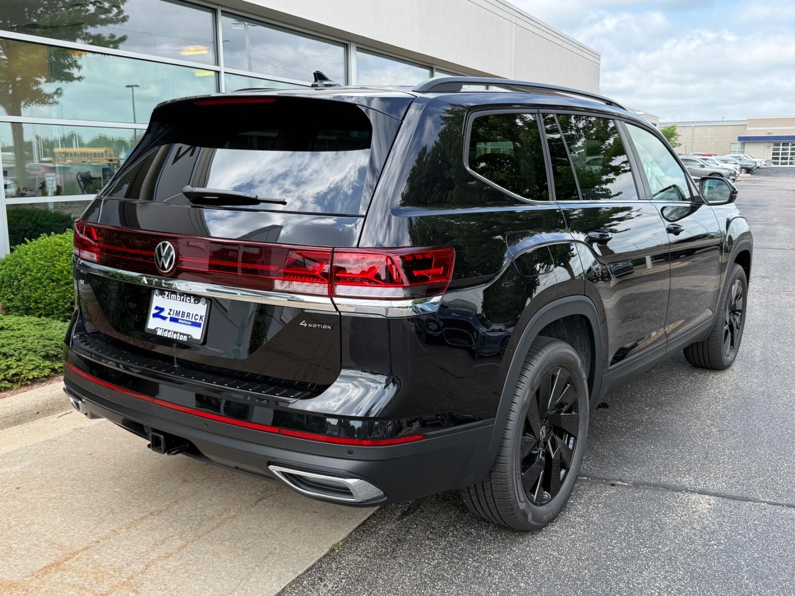 Volkswagen Atlas Vehicle Image 03