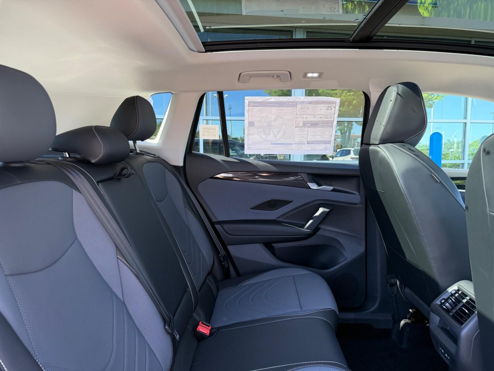 Volkswagen Tiguan Vehicle Image 05