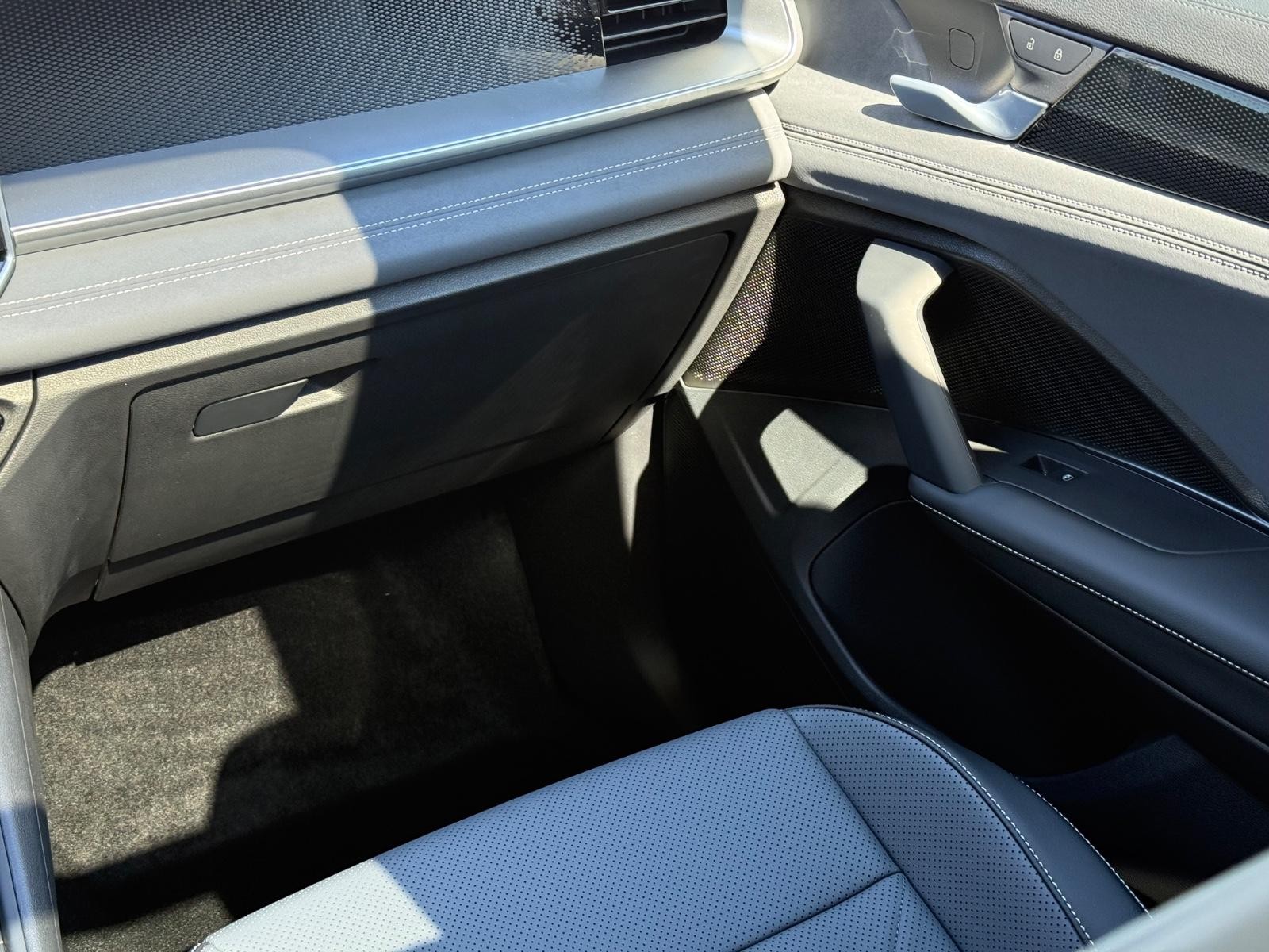 Volkswagen Tiguan Vehicle Image 10