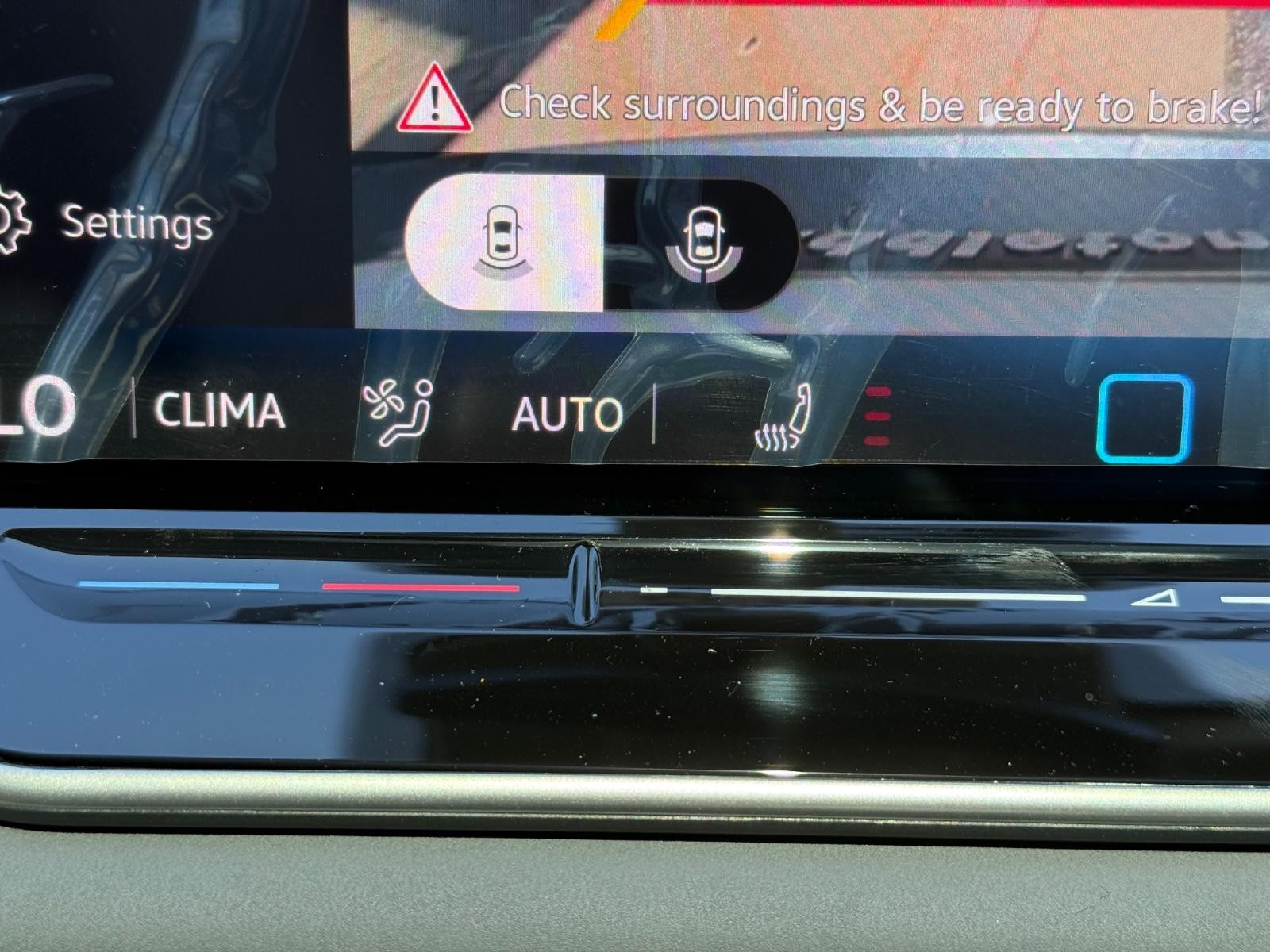 Volkswagen Tiguan Vehicle Image 15