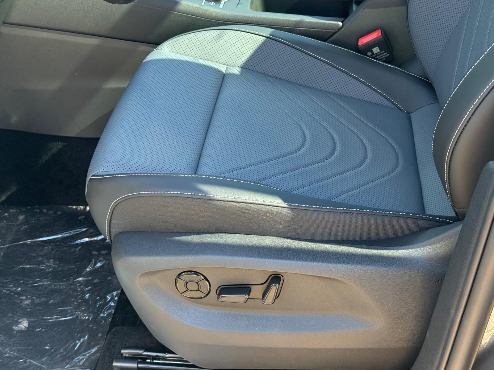 Volkswagen Tiguan Vehicle Image 17