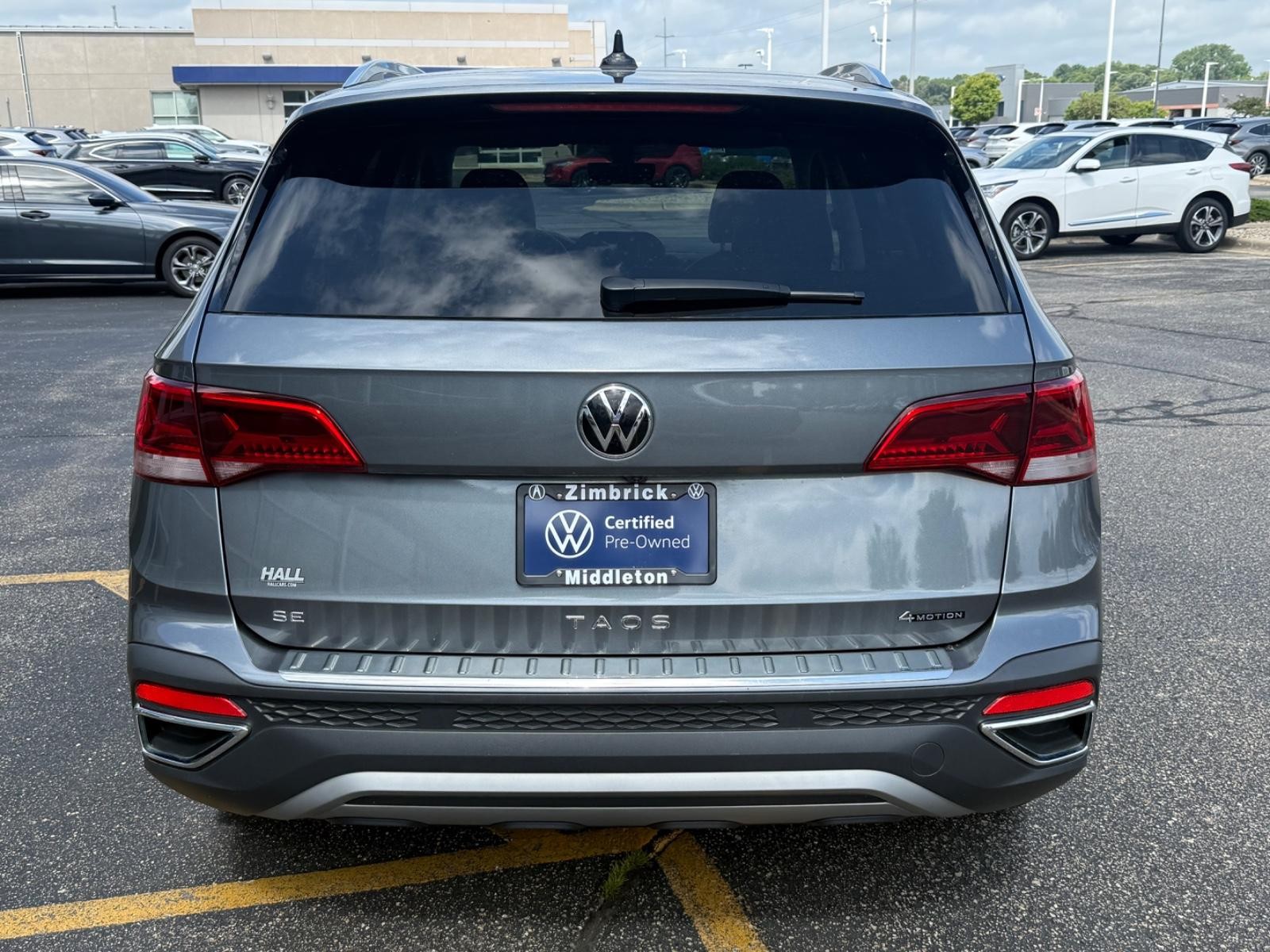 Volkswagen Taos Vehicle Image 04