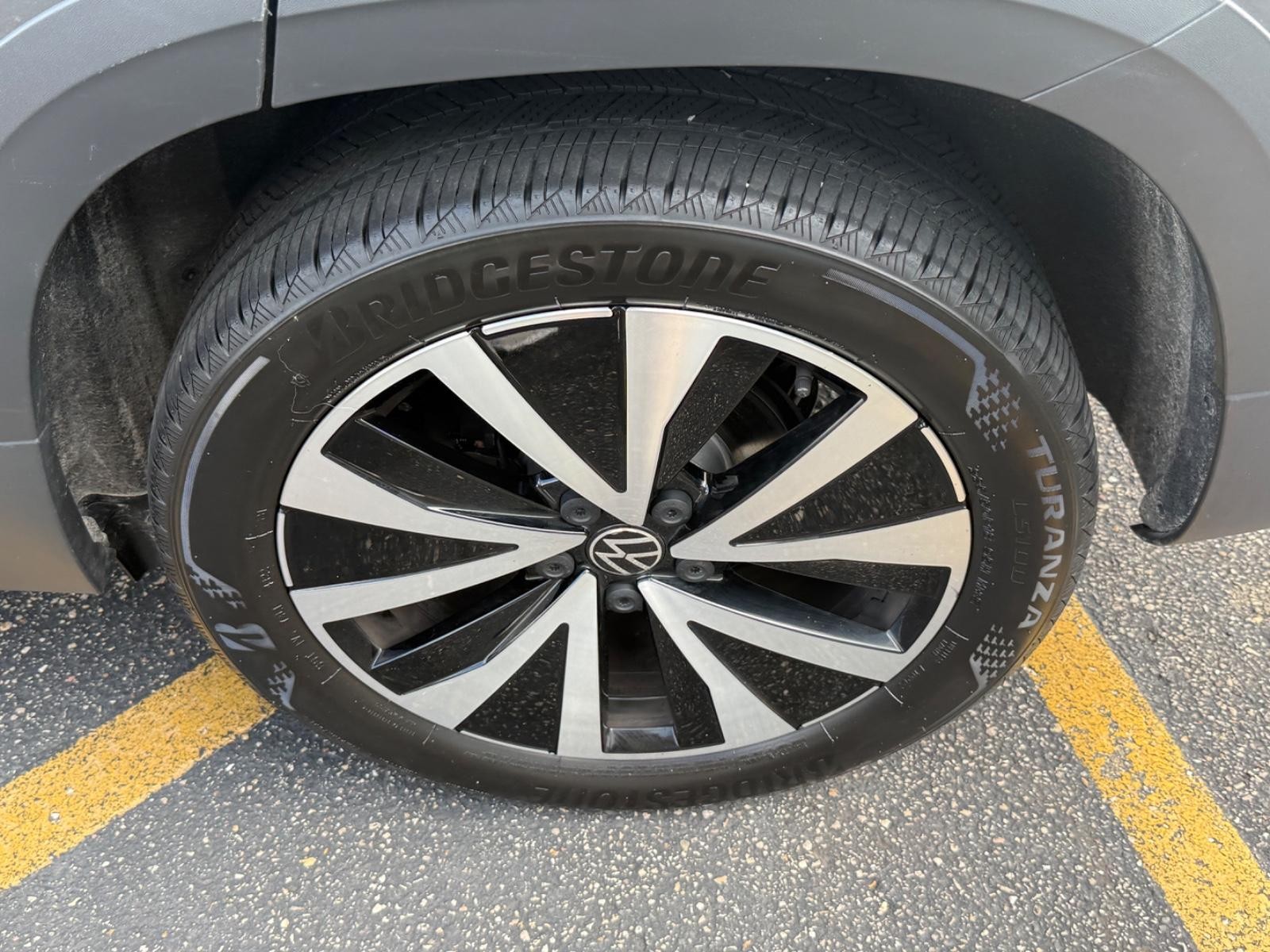 Volkswagen Taos Vehicle Image 07