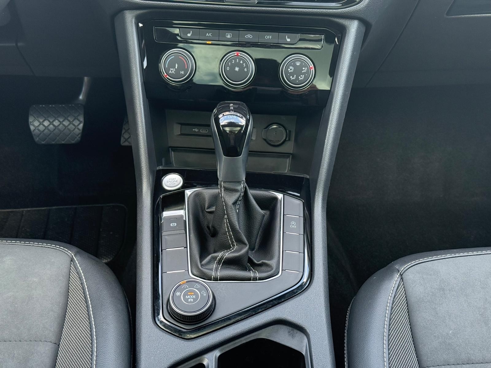 Volkswagen Taos Vehicle Image 13