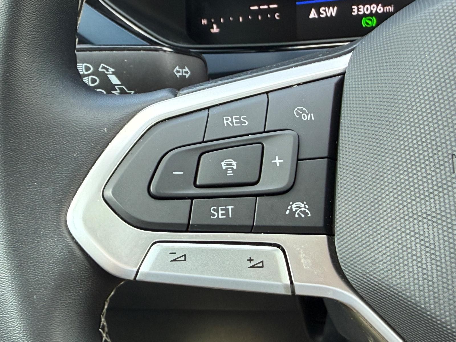 Volkswagen Taos Vehicle Image 16