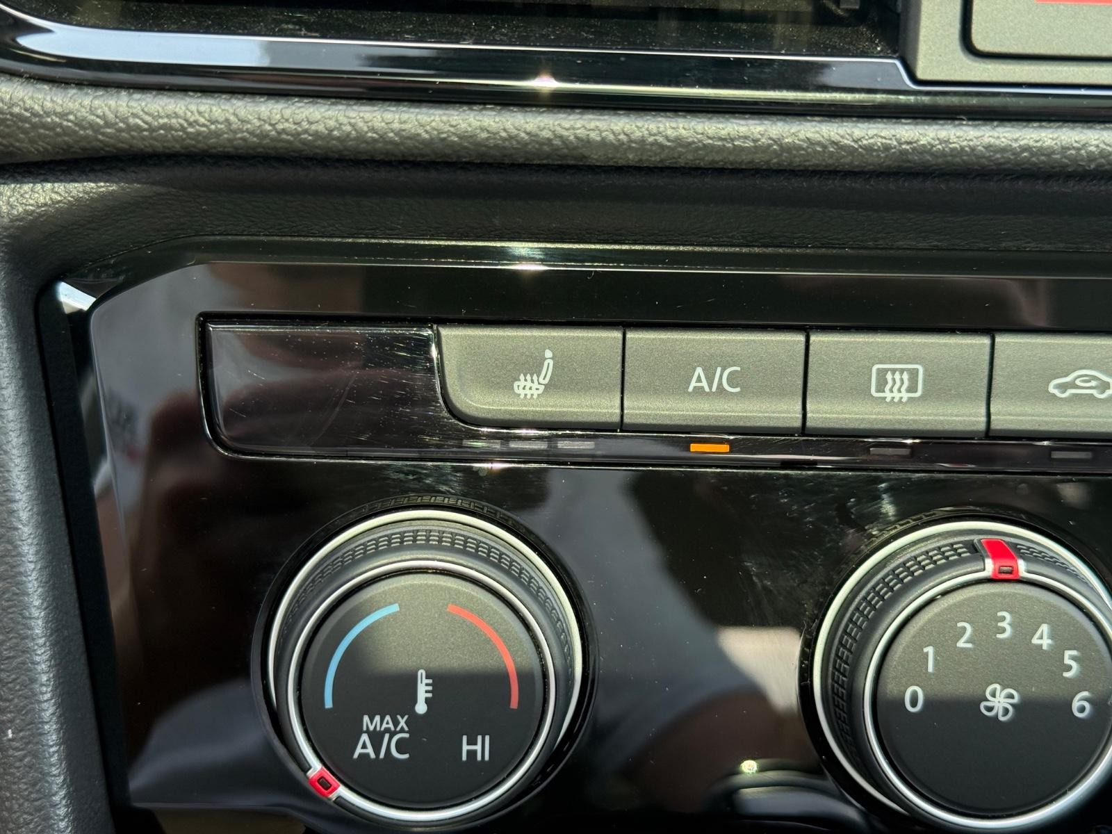 Volkswagen Taos Vehicle Image 20