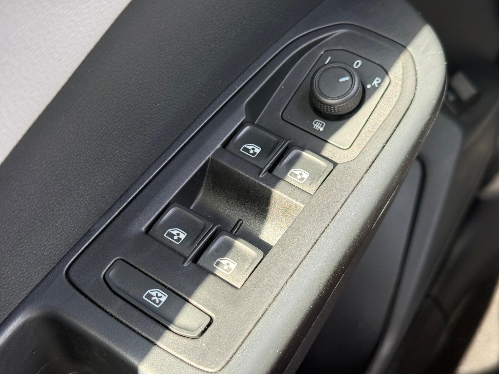 Volkswagen Taos Vehicle Image 21